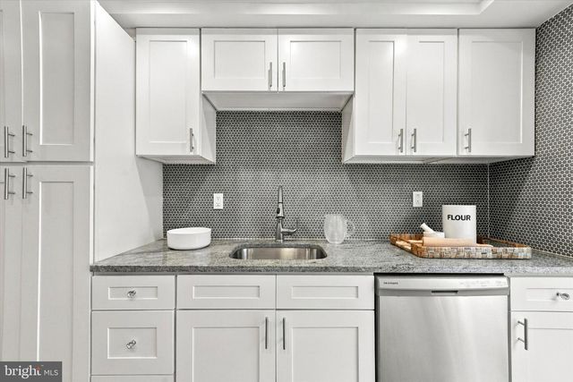 2027 WILDER ST, Philadelphia, PA 19146