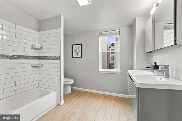 2027 WILDER ST, Philadelphia, PA 19146
