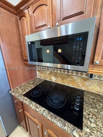 2375 W 74th St 105-6, Hialeah, FL 33016