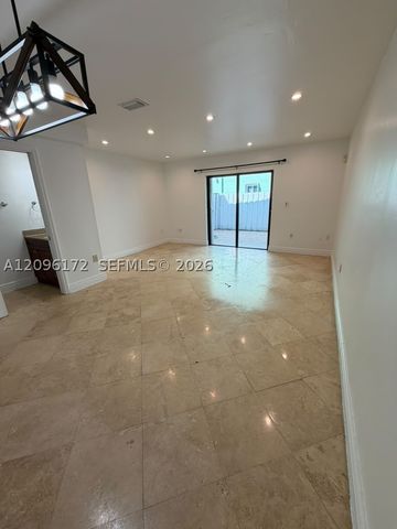 2375 W 74th St 105-6, Hialeah, FL 33016