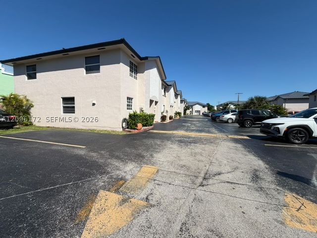 2375 W 74th St 105-6, Hialeah, FL 33016