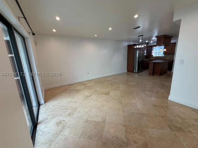 2375 W 74th St 105-6, Hialeah, FL 33016