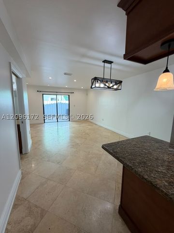 2375 W 74th St 105-6, Hialeah, FL 33016
