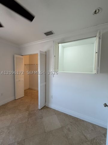 2375 W 74th St 105-6, Hialeah, FL 33016