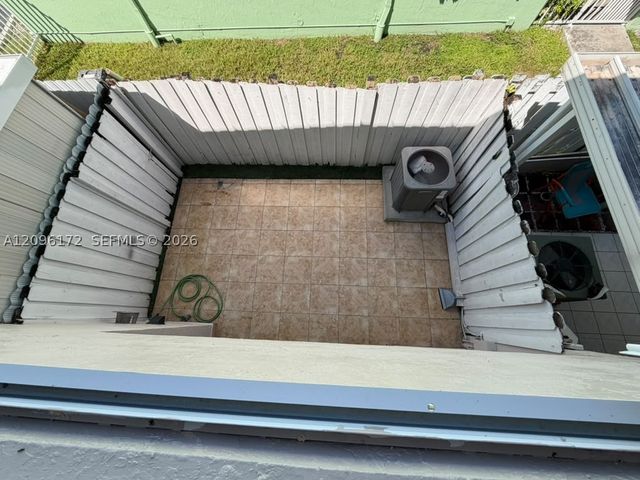2375 W 74th St 105-6, Hialeah, FL 33016