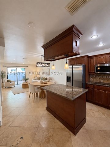 2375 W 74th St 105-6, Hialeah, FL 33016