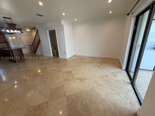 2375 W 74th St 105-6, Hialeah, FL 33016