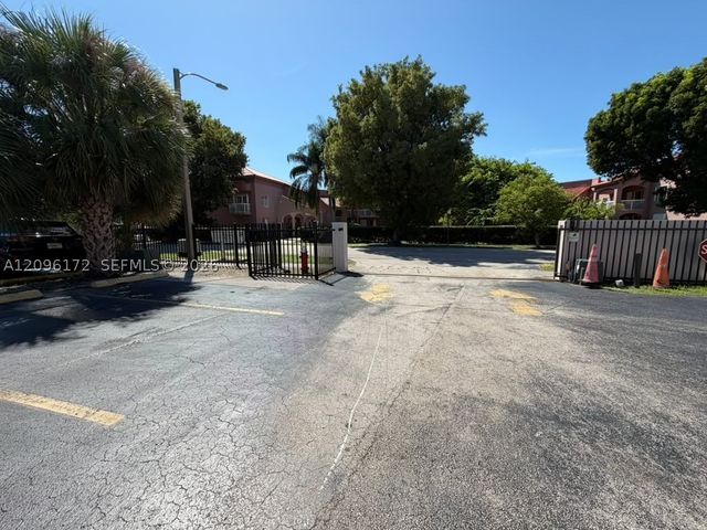 2375 W 74th St 105-6, Hialeah, FL 33016