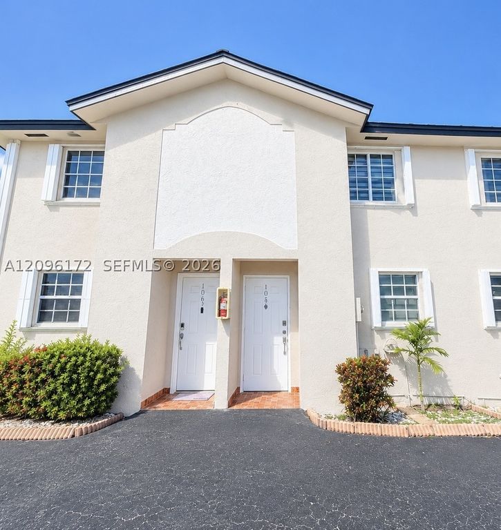 2375 W 74th St 105-6, Hialeah, FL 33016