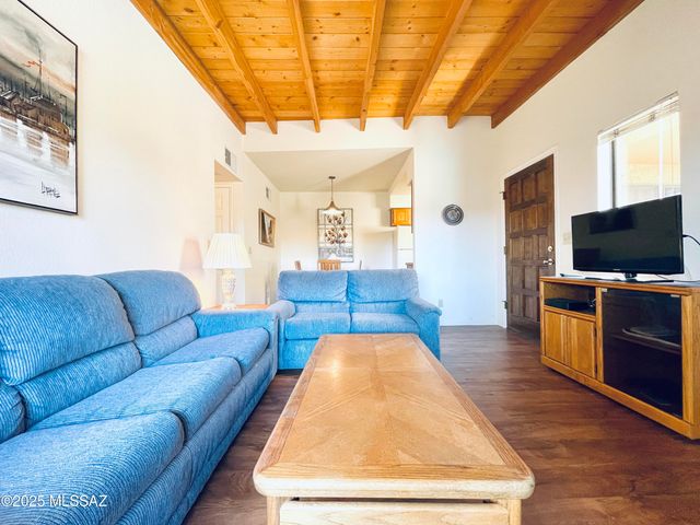 5750 N Camino Esplendora Apt 203, Tucson, AZ 85718