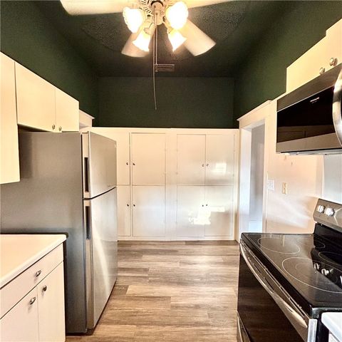 609 E Corpus Christi St, Beeville, TX 78102