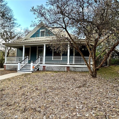 609 E Corpus Christi St, Beeville, TX 78102