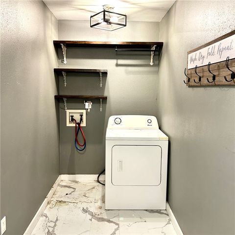 609 E Corpus Christi St, Beeville, TX 78102