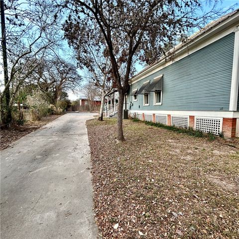 609 E Corpus Christi St, Beeville, TX 78102