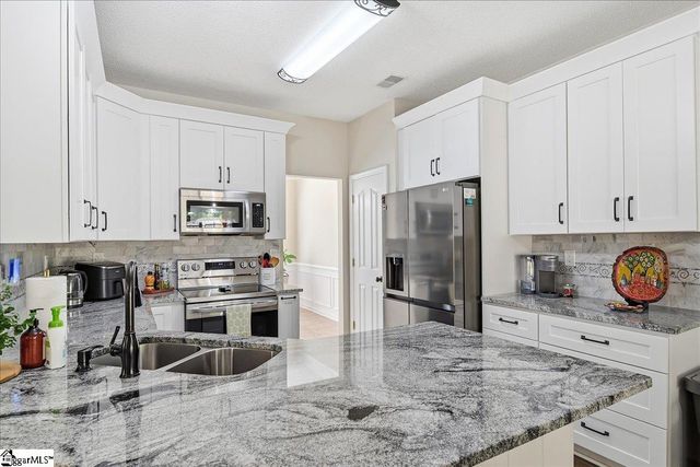 696 Timber Walk Drive, Simpsonville, SC 29681