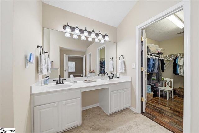 696 Timber Walk Drive, Simpsonville, SC 29681