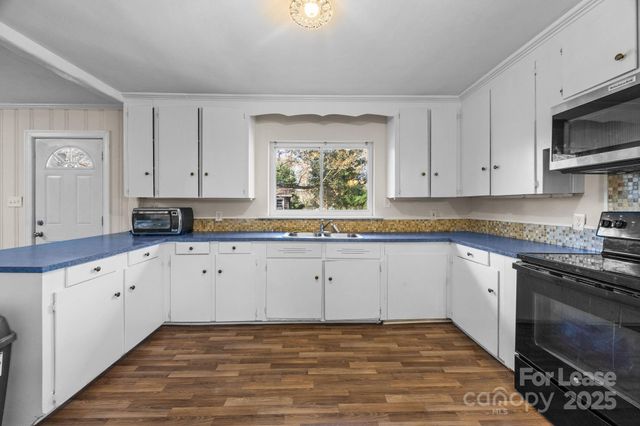 7010 Monroe Road, Charlotte, NC 28212