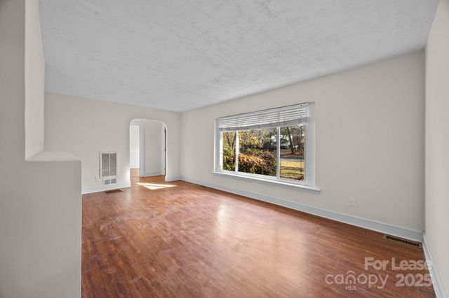 7010 Monroe Road, Charlotte, NC 28212