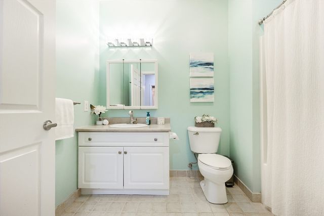 8 Walnut St 209, Peabody, MA 01960