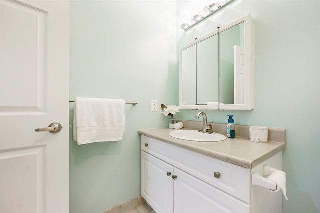 8 Walnut St 209, Peabody, MA 01960