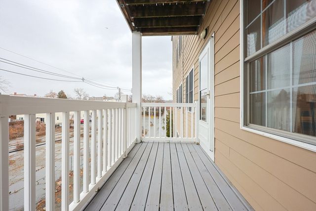 8 Walnut St 209, Peabody, MA 01960