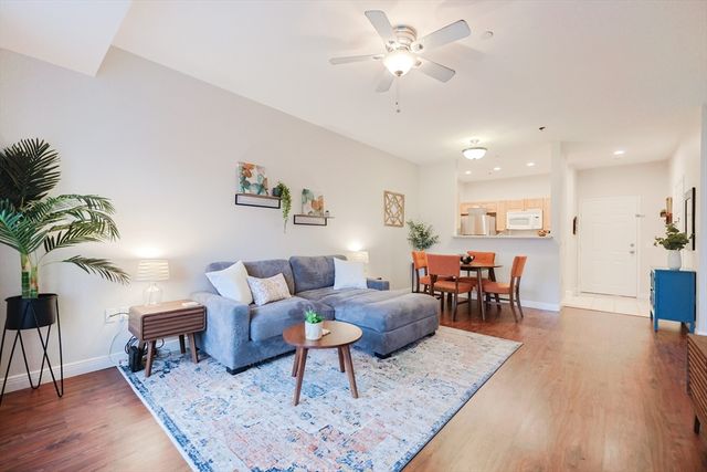 8 Walnut St 209, Peabody, MA 01960