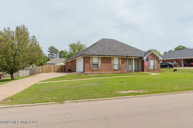 2000 Stonehendge Drive, Brandon, MS 39042