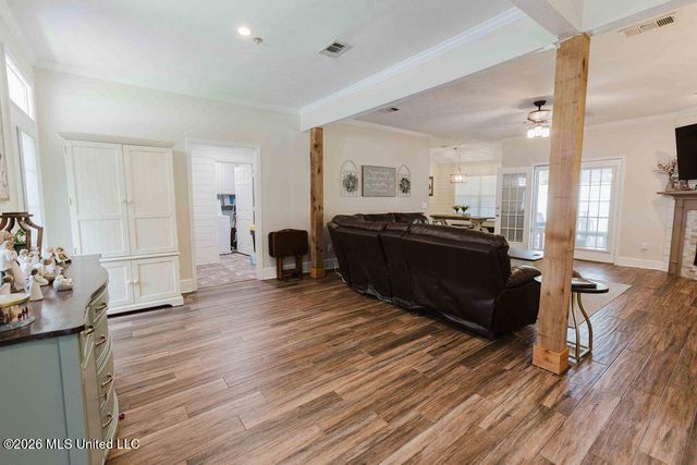 2000 Stonehendge Drive, Brandon, MS 39042