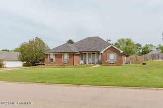 2000 Stonehendge Drive, Brandon, MS 39042