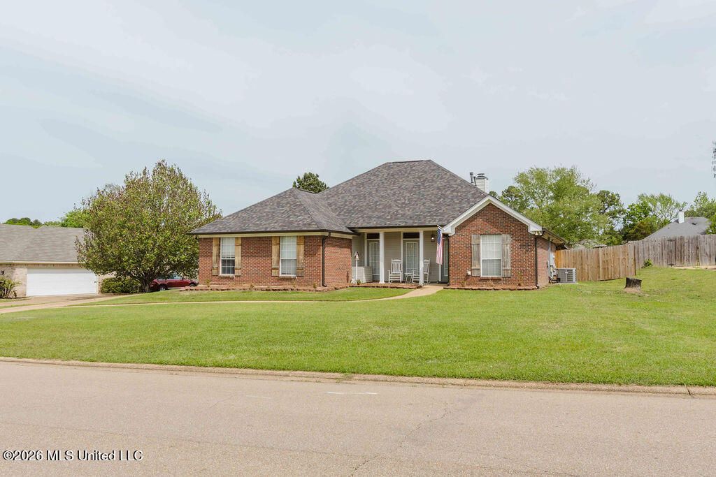 2000 Stonehendge Drive, Brandon, MS 39042