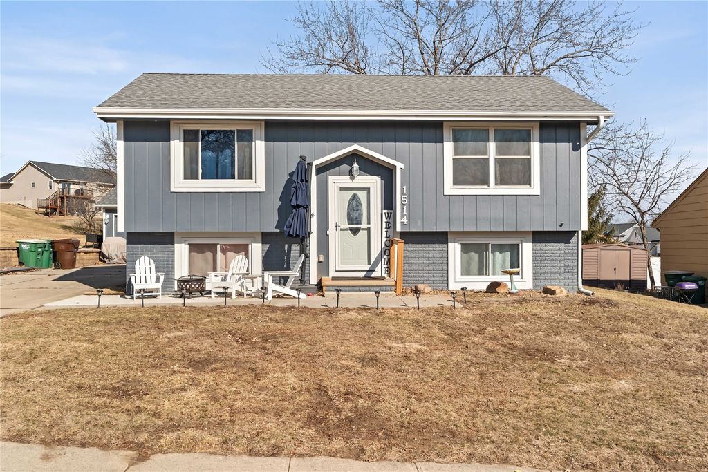 Image 1 of property listing at 1514 W Euclid Avenue, Indianola, IA 50125