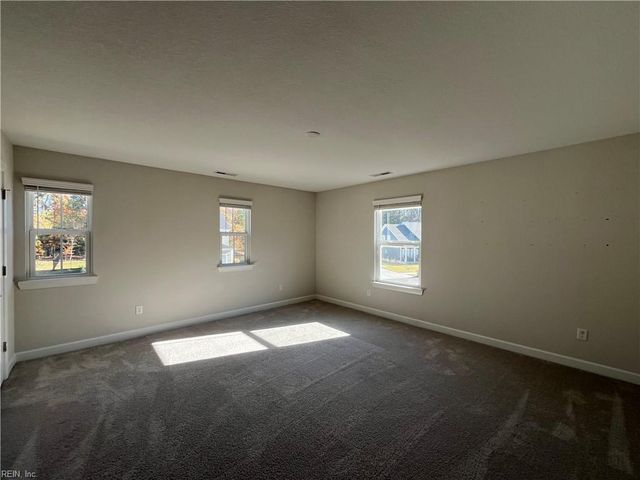 1019 Egret LN, Suffolk, VA 23434