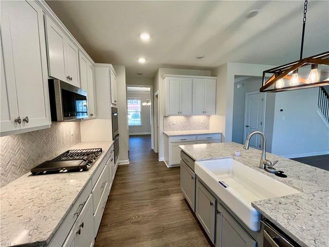 1019 Egret LN, Suffolk, VA 23434