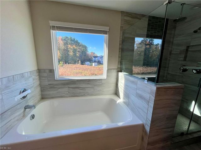 1019 Egret LN, Suffolk, VA 23434