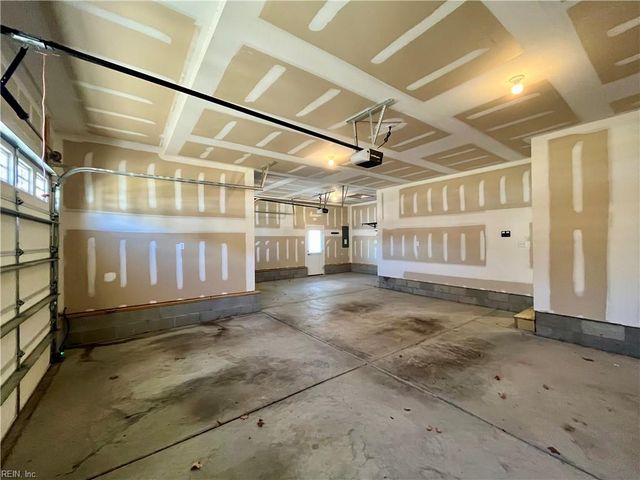 1019 Egret LN, Suffolk, VA 23434