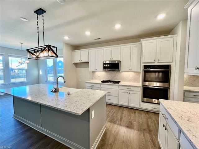 1019 Egret LN, Suffolk, VA 23434