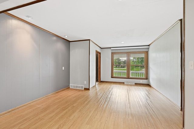 6226 W Ester PLACE, Brown Deer, WI 53223