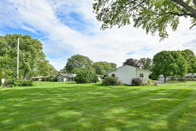 6226 W Ester PLACE, Brown Deer, WI 53223