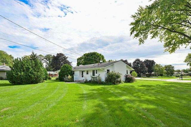 6226 W Ester PLACE, Brown Deer, WI 53223