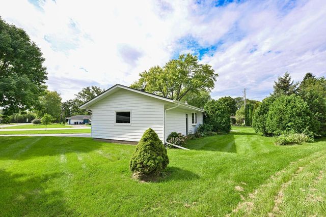 6226 W Ester PLACE, Brown Deer, WI 53223