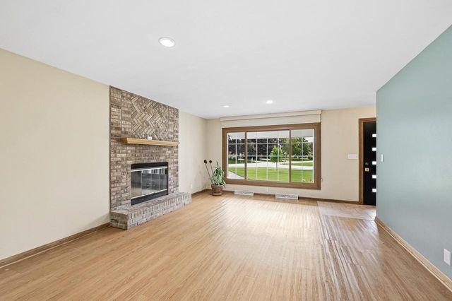 6226 W Ester PLACE, Brown Deer, WI 53223