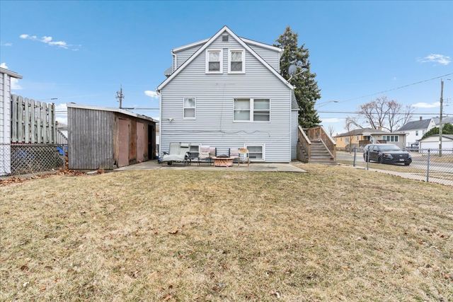 3301 N Ozanam Avenue, Chicago, IL 60634