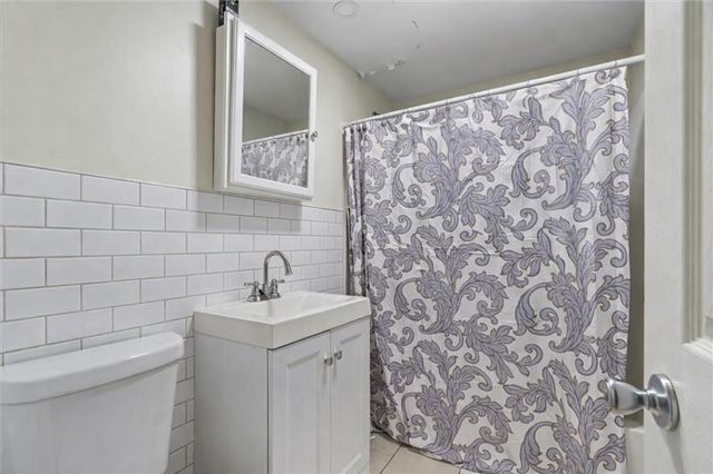 3301 N Ozanam Avenue, Chicago, IL 60634