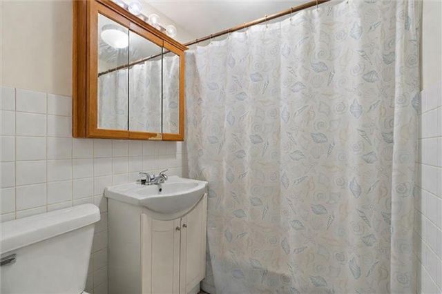 3301 N Ozanam Avenue, Chicago, IL 60634