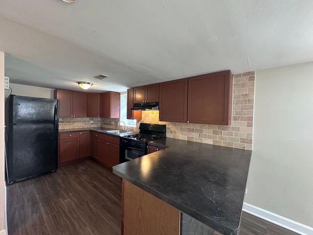 3301 N Ozanam Avenue, Chicago, IL 60634