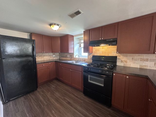3301 N Ozanam Avenue, Chicago, IL 60634