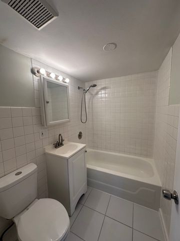 3301 N Ozanam Avenue, Chicago, IL 60634