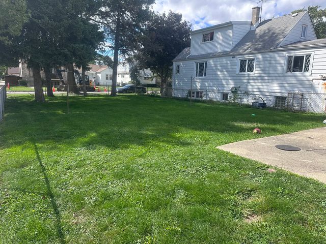 3301 N Ozanam Avenue, Chicago, IL 60634