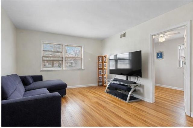 3301 N Ozanam Avenue, Chicago, IL 60634