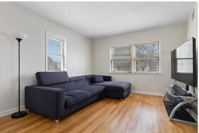 3301 N Ozanam Avenue, Chicago, IL 60634